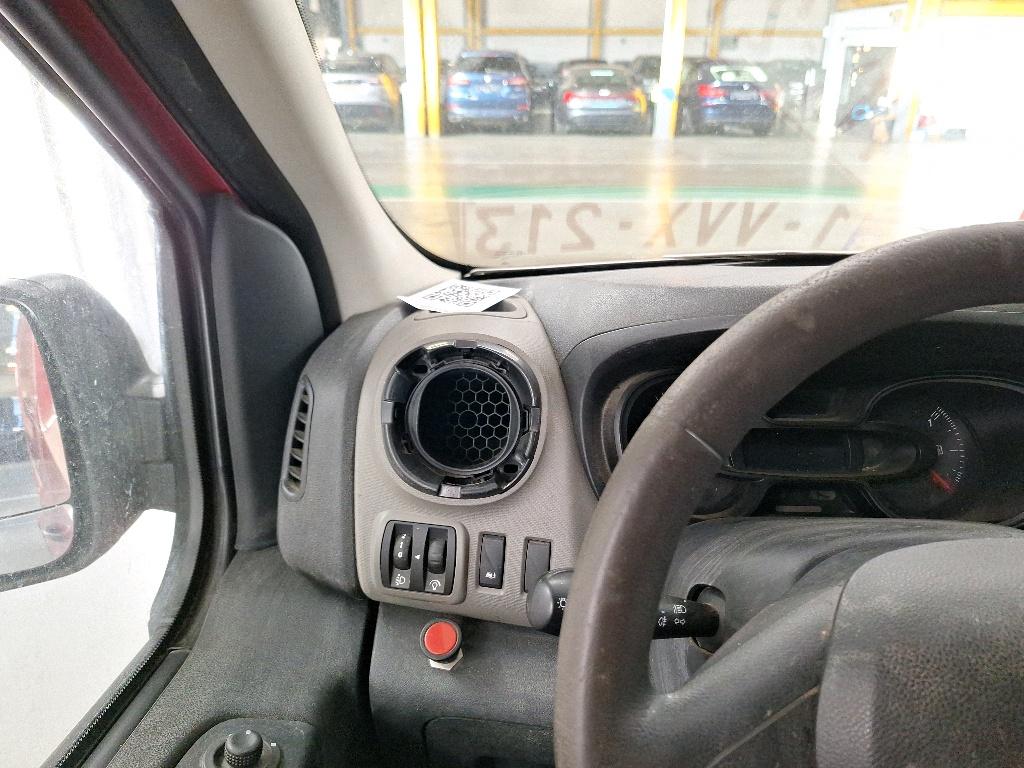 Photo 33