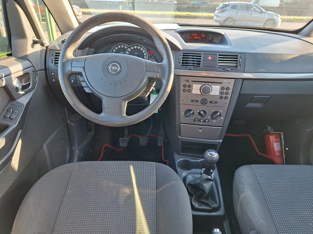 Photo 16