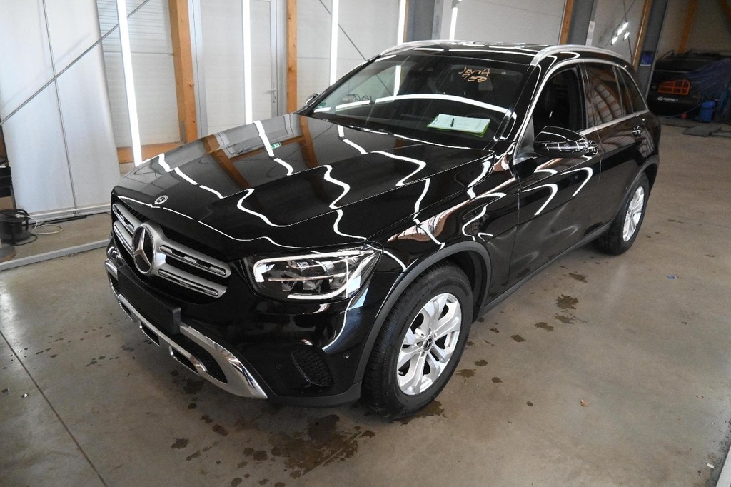 Mercedes GLC 200 1950.0 cc Automatic (2022)
