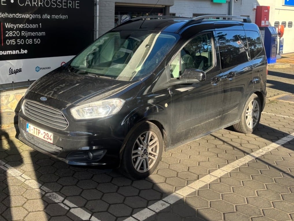 FORD Tourneo Courier 998 cc Manual (2018)
