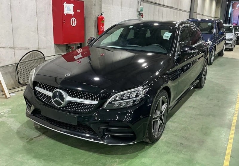Mercedes C 180 1597 cc Automatic (2022)