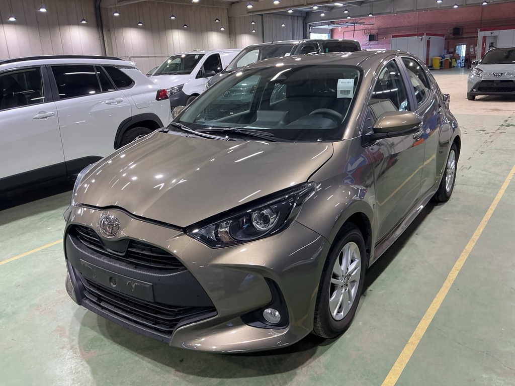 TOYOTA Yaris (Year of Construction 2024, 115 PS, Hybrid Diesel)
