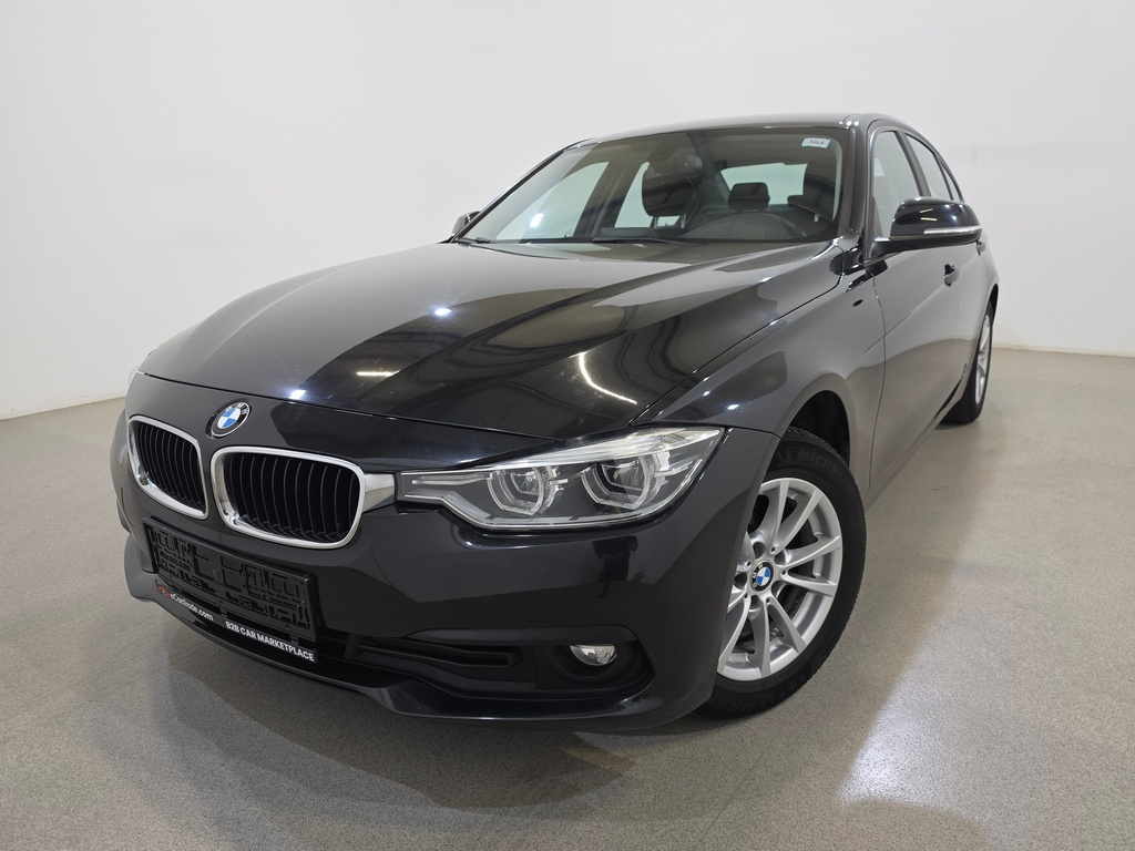 BMW 318 1499 cc Manual (2018)
