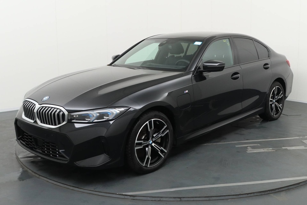 BMW 330 Automatic (2025)