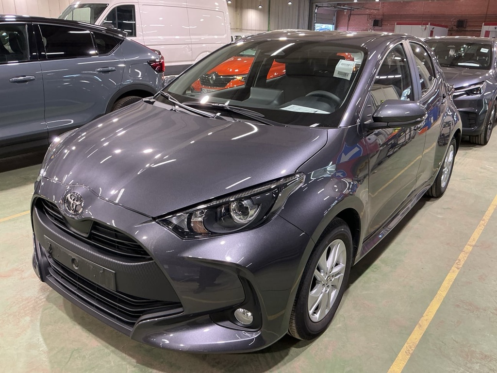 TOYOTA Yaris 1490.0 cc (2025)