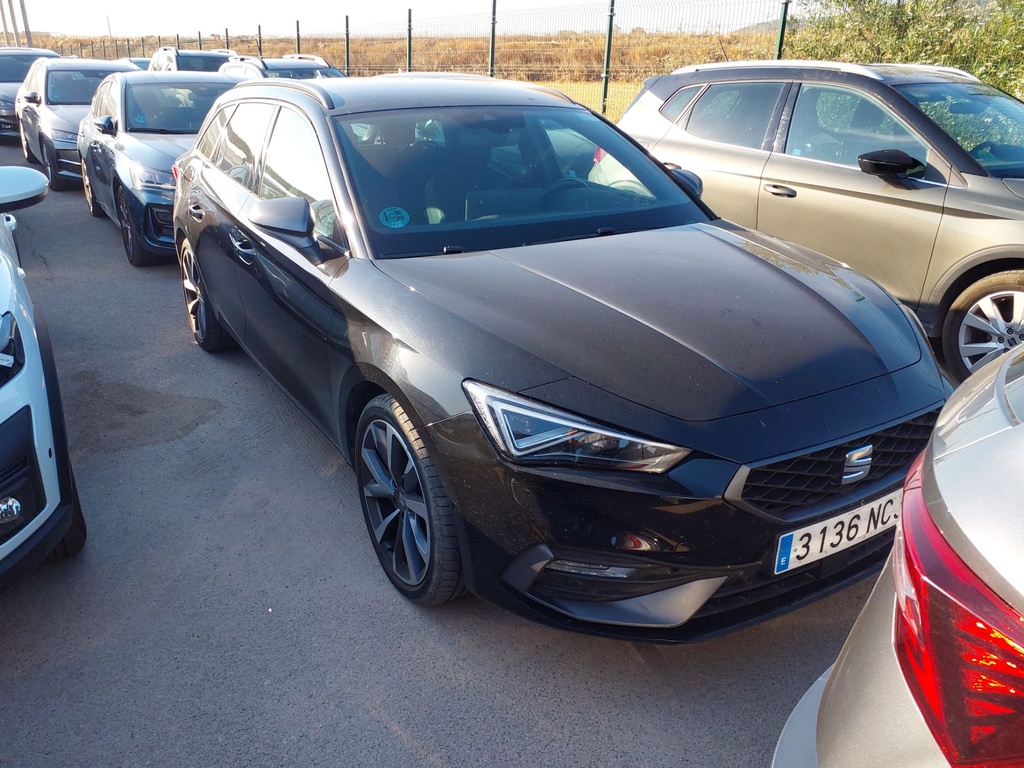 SEAT Leon Manual (2025)