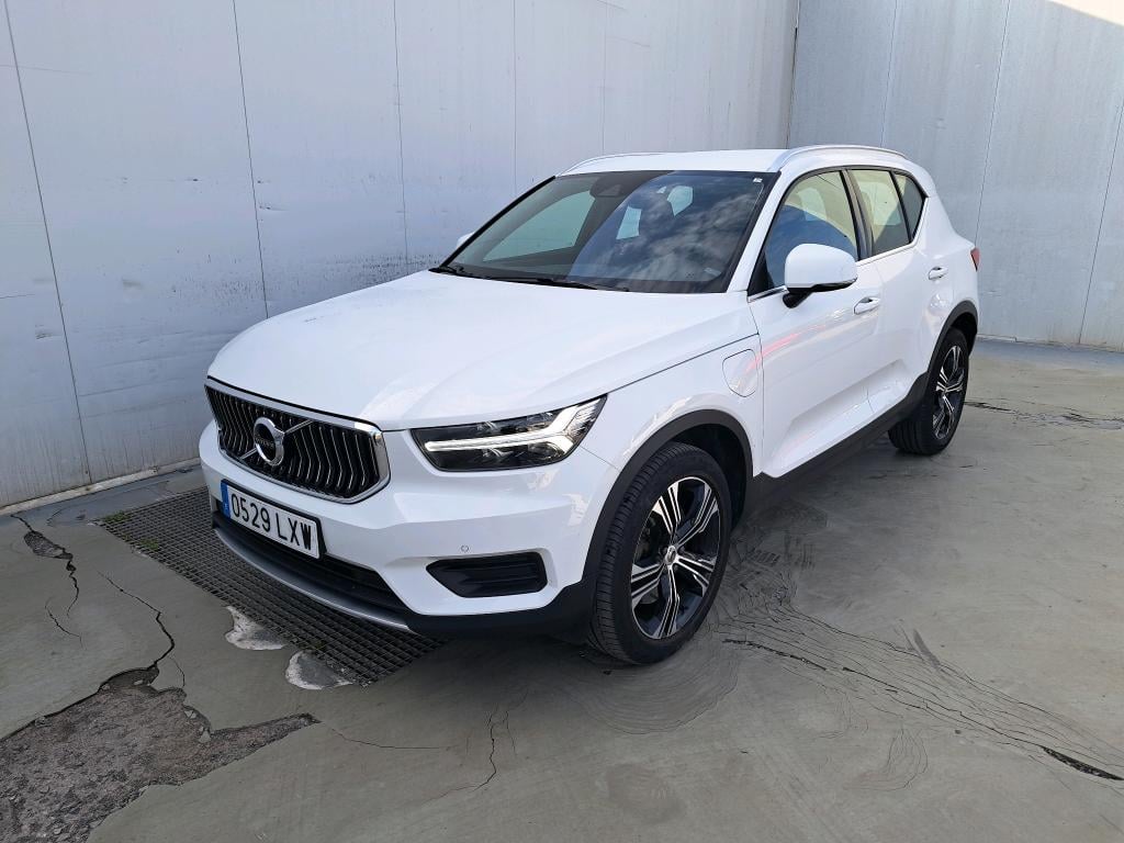 VOLVO XC40 1477.0 cc Automatic (2022)