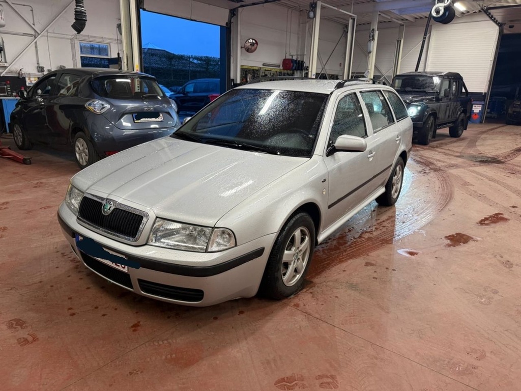 SKODA Octavia (Year of Construction 2002, 90 PS, Diesel)