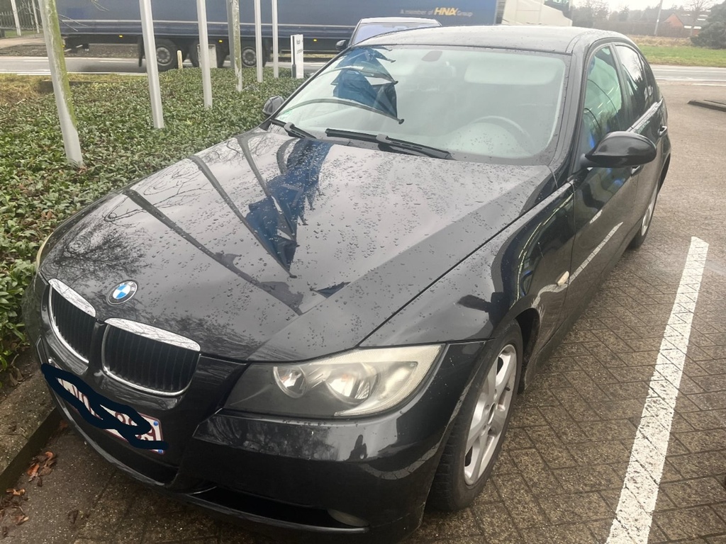 BMW 318 (Year of Construction 2006, 122 PS, Diesel)