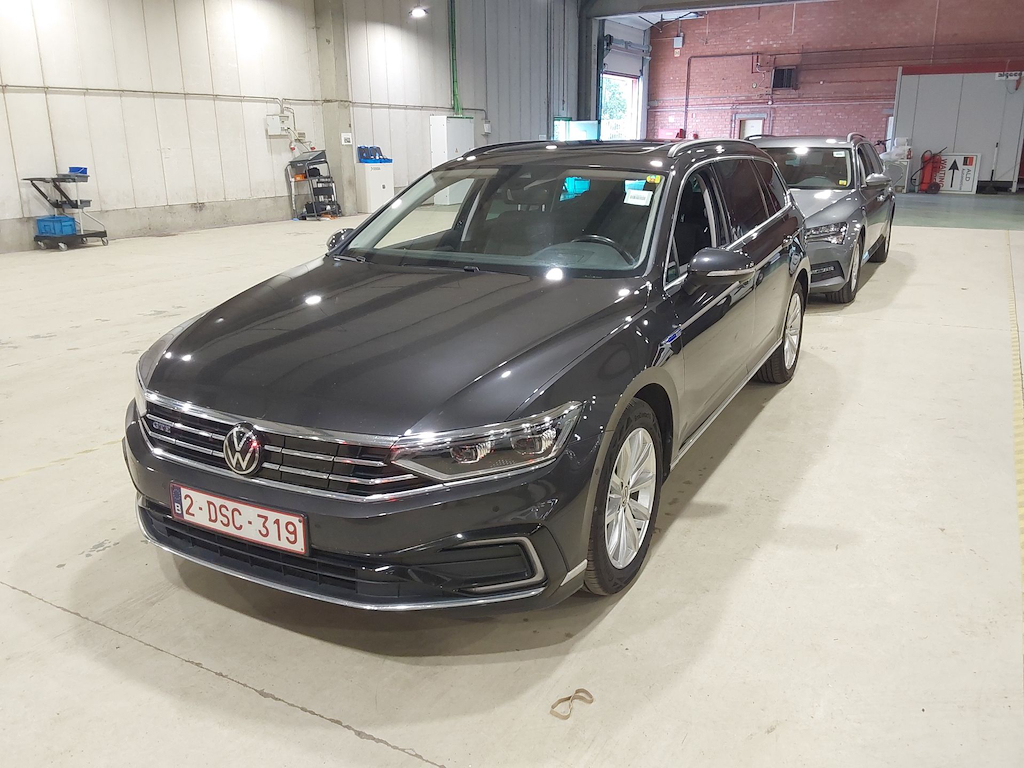 Volkswagen Passat Variant (Year of Construction 2023, 156 PS, Petrol)