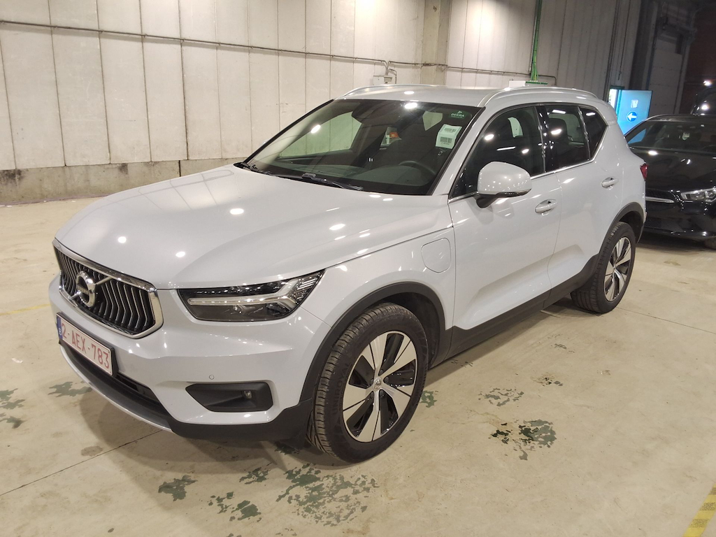 VOLVO XC40 (Year of Construction 2021, 129 PS, Hybrid Petrol)