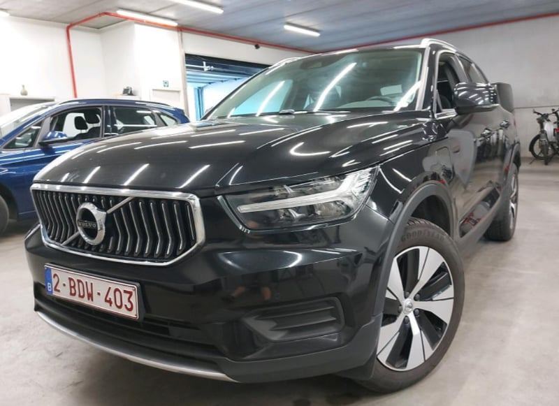 VOLVO XC40 (Year of Construction 2021, 211 PS, Hybrid Petrol)