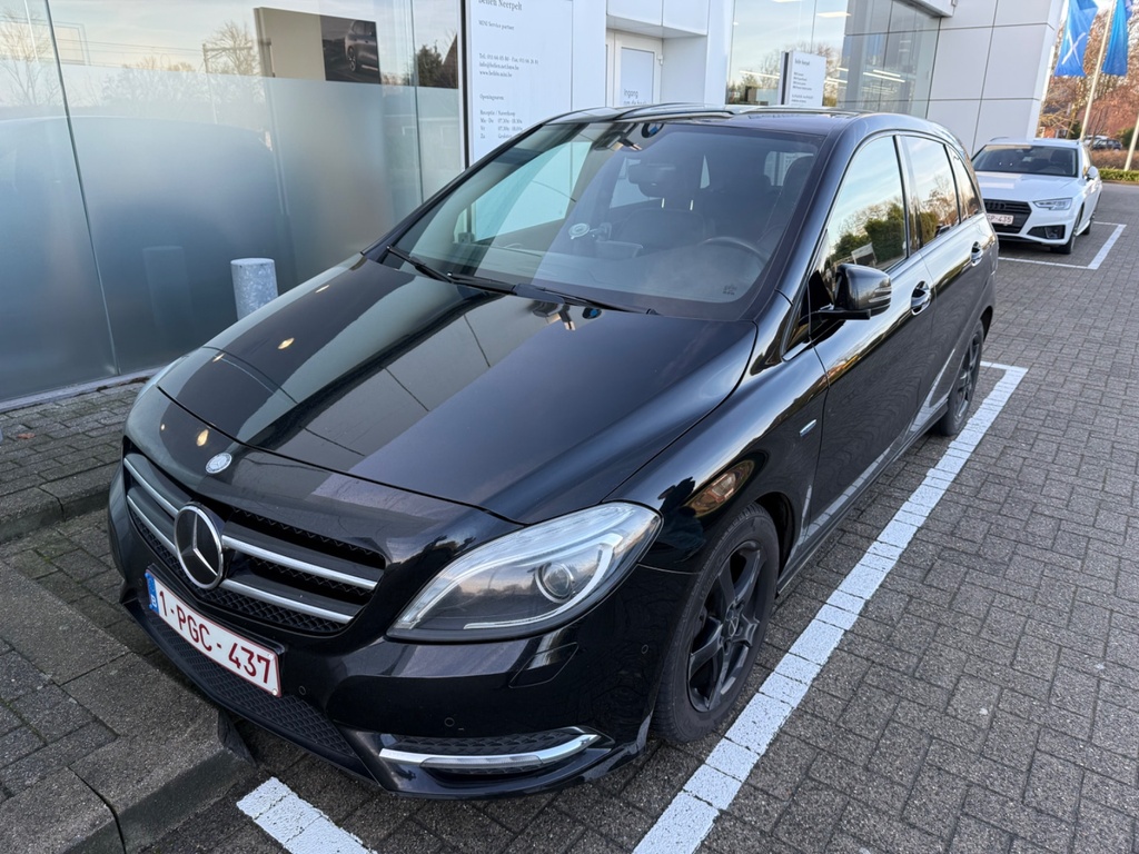 Mercedes B 180 (Year of Construction 2012, 109 PS, Diesel)