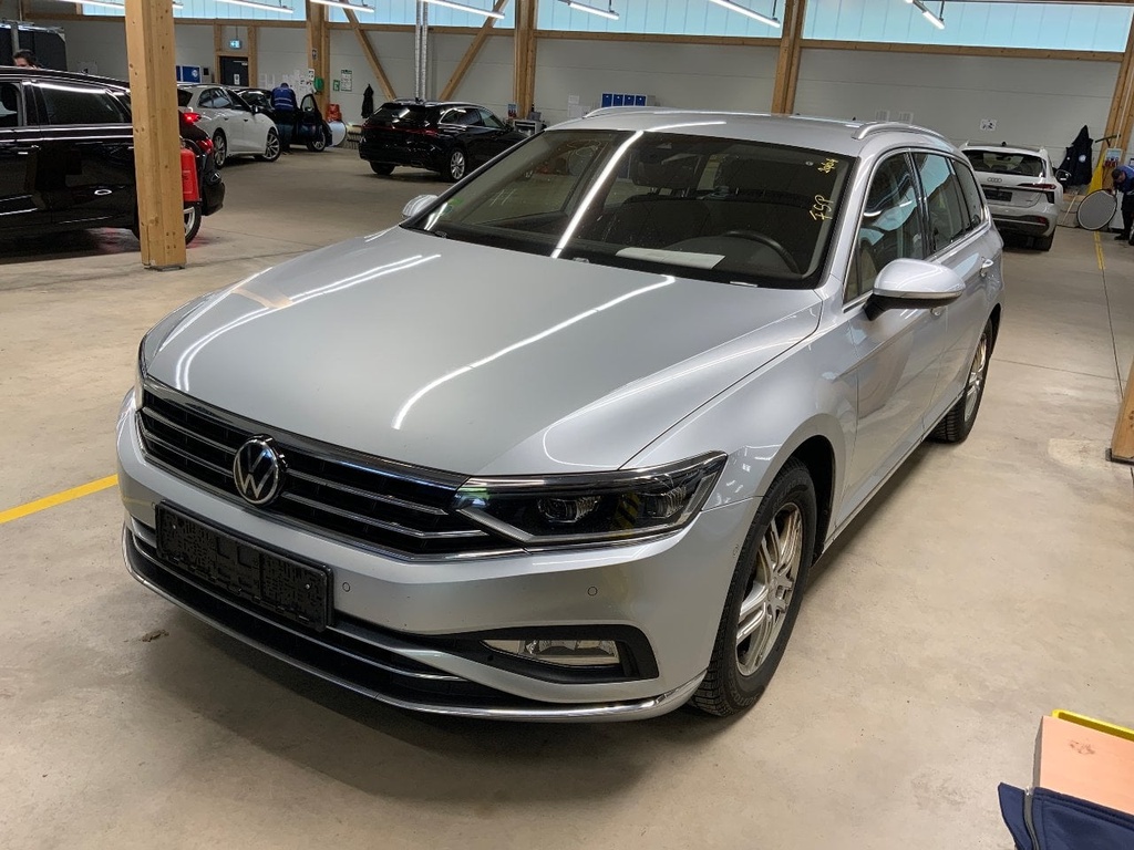 Volkswagen Passat Variant (Year of Construction 2020, 150 PS, Diesel)
