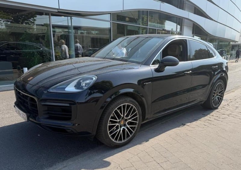PORSCHE Cayenne (Year of Construction 2021, 460 PS, Hybrid Petrol)
