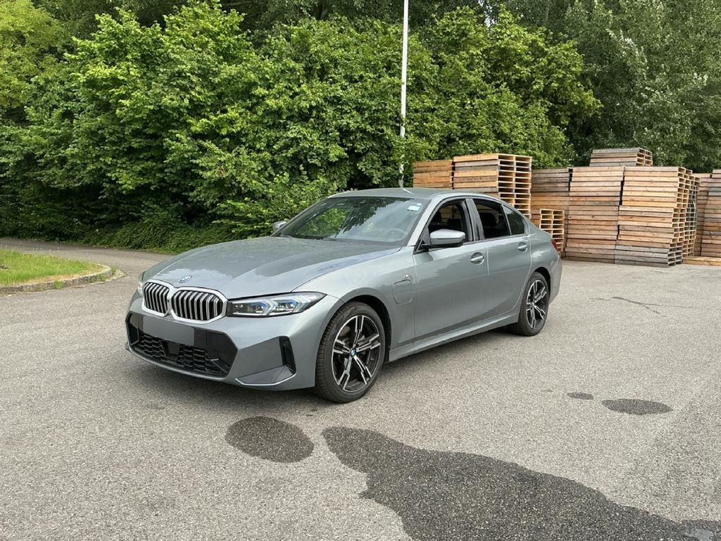 BMW 330 (Year of Construction 2025, 184 PS, Hybrid Petrol)