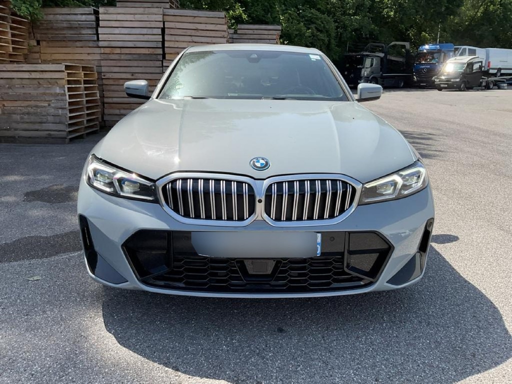 BMW 330 (Year of Construction 2025, 184 PS, Hybrid Petrol)