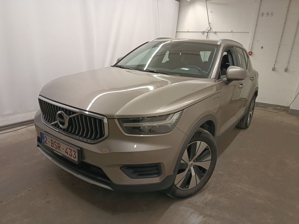 VOLVO XC40 (Year of Construction 2022, 211 PS, Petrol)
