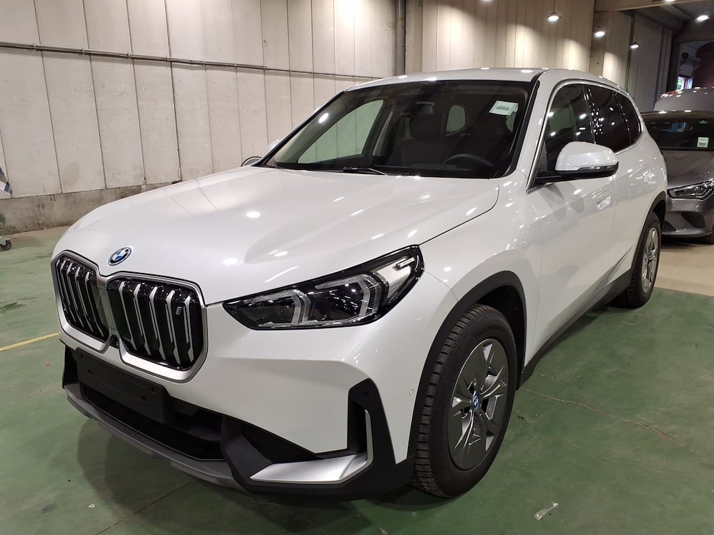BMW iX1 (Year of Construction 2023, 313 PS, Electric)