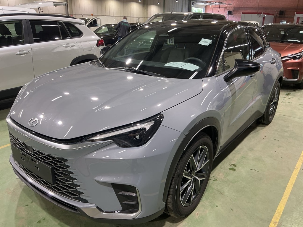 LEXUS LBX (Year of Construction 2025, 91 PS, Hybrid Diesel)