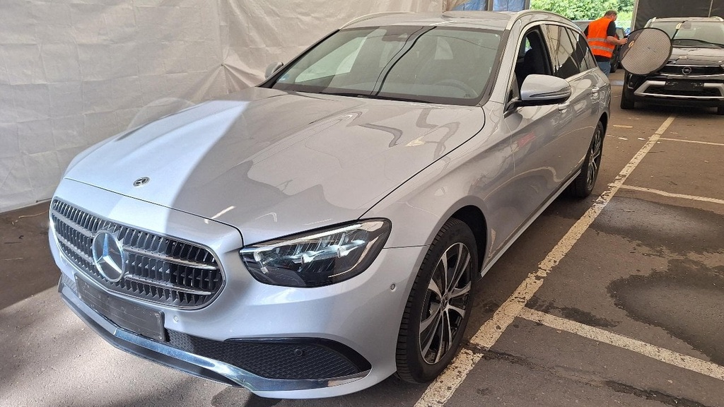 Mercedes E 300 (Year of Construction 2022, 306 PS, Hybrid Diesel)