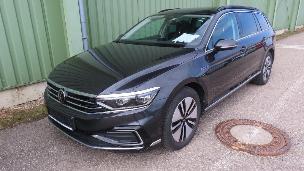Volkswagen Passat Variant (Year of Construction 2021, 218 PS, Petrol)