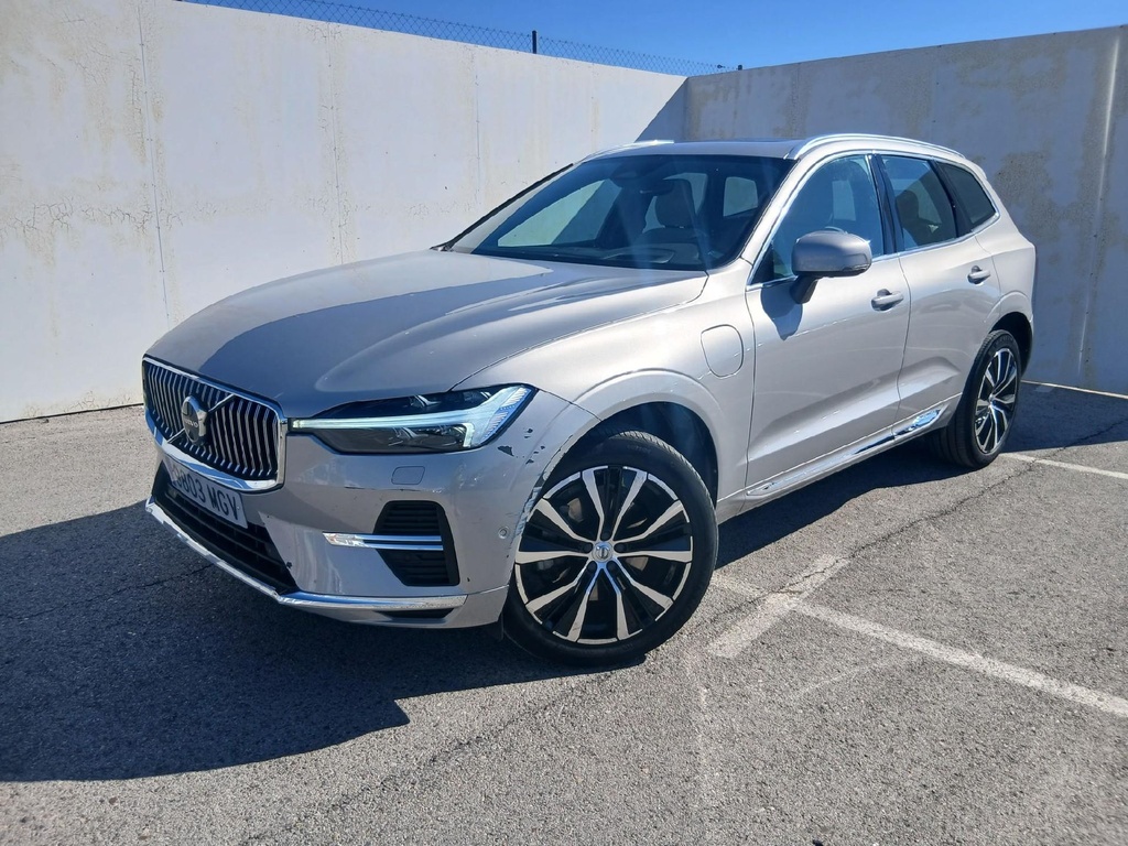 VOLVO XC60 (Year of Construction 2023, 349 PS, Hybrid Petrol)