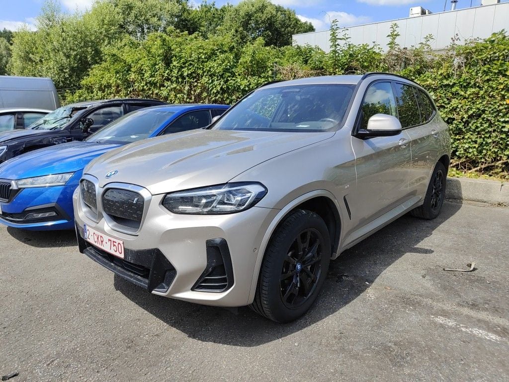 BMW iX3 (Year of Construction 2022, 286 PS, Electric)