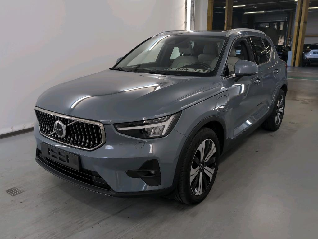 VOLVO XC40 (Year of Construction 2023, 129 PS, Hybrid Petrol)