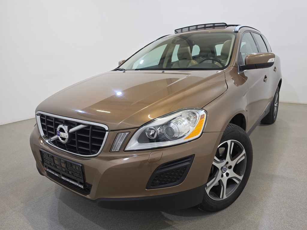 VOLVO XC60 (Year of Construction 2013, 136 PS, Diesel)