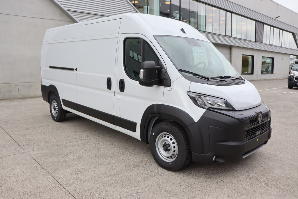 PEUGEOT Boxer Automatic (2025)