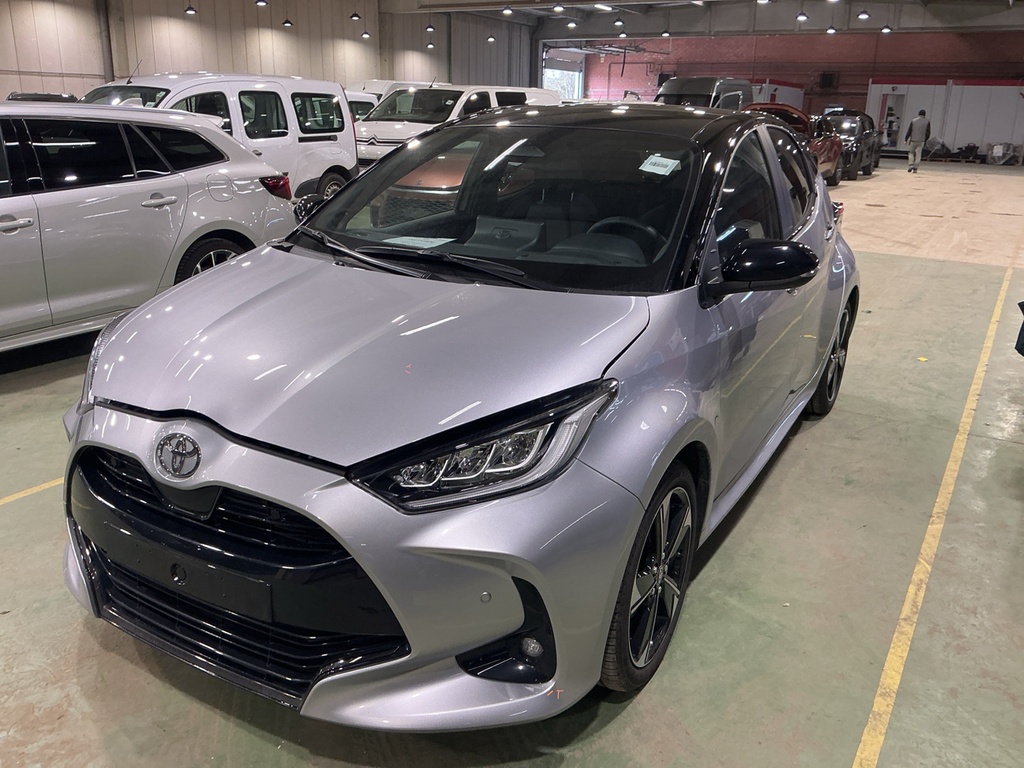 TOYOTA Yaris (Year of Construction 2024, 92 PS, Hybrid Diesel)