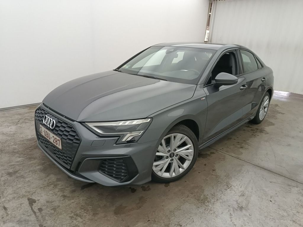 AUDI A3 1968.0 cc Manual (2021)
