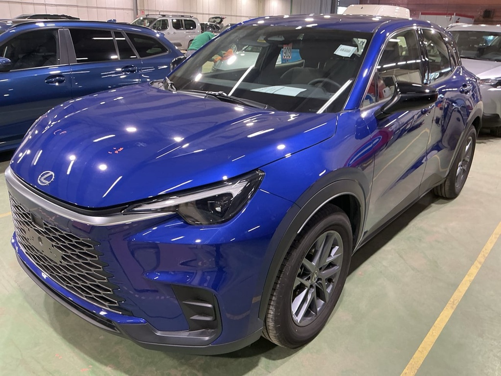 LEXUS LBX (Year of Construction 2025, 91 PS, Hybrid Diesel)