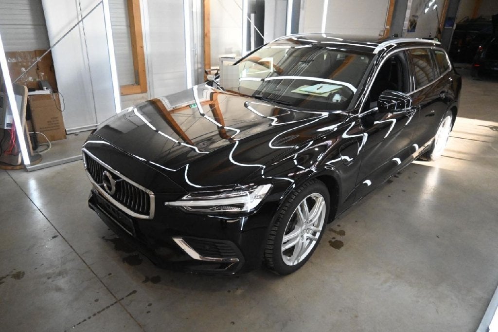 VOLVO V60 1969.0 cc Automatic (2021)