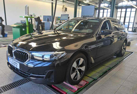 BMW 520 1995.0 cc Automatic (2023)