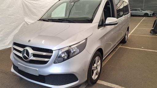 Mercedes V 220 1950.0 cc Automatic (2022)