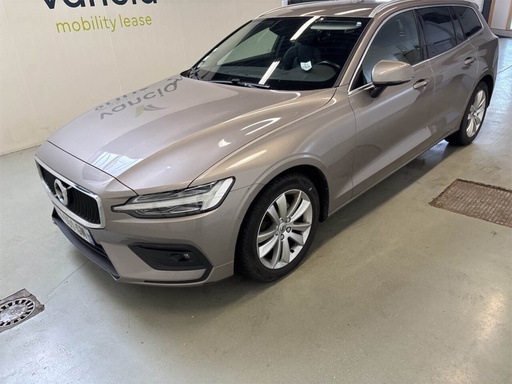 VOLVO V60 (Year of Construction 2021, 150 PS, Diesel)