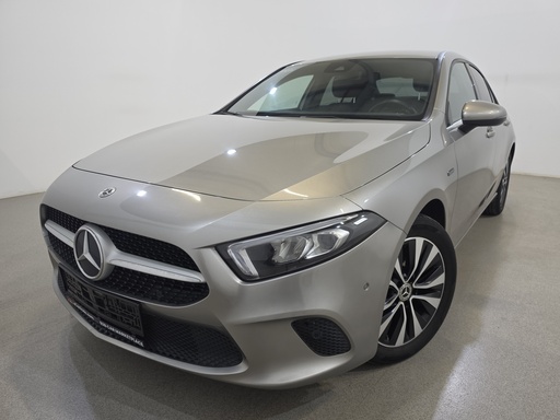 Mercedes A 250 (Year of Construction 2020, 160 PS, Hybrid Petrol)