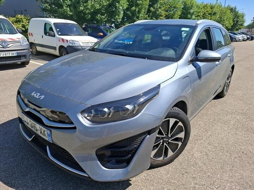 KIA cee'd (Year of Construction 2022, 140 PS, Hybrid Petrol)
