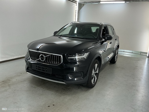 VOLVO XC40 (Year of Construction 2022, 180 PS, Hybrid Petrol)