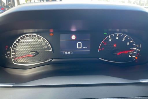 [VEH-PEU-USED-0638] PEUGEOT 2008 (Year of Construction 2025, 102 PS, Petrol)