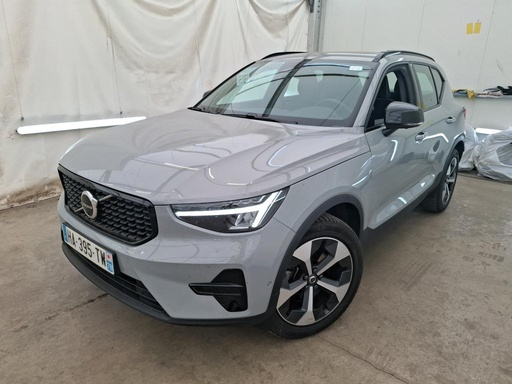 VOLVO XC40 (Year of Construction 2024, 163 PS, Petrol)