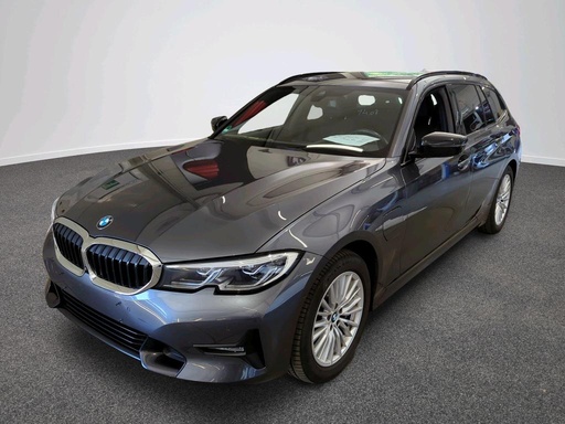 [VEH-BMW-DMG-0013] BMW 330 (Year of Construction 2021, 252 PS, Hybrid Petrol)
