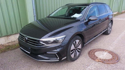 [VEH-VW-DMG-0003] Volkswagen Passat Variant (Year of Construction 2021, 218 PS, Petrol)