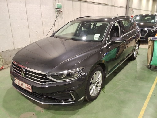 Volkswagen Passat Variant (Year of Construction 2023, 156 PS, Petrol)