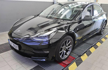 TESLA Model 3 (Year of Construction 2023, 498 PS, Electric)