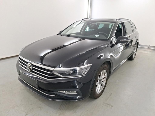 [VOLK_5011] Volkswagen Passat Variant 1968 cc Automatic (2022)
