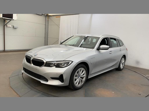BMW 330 1998 cc Automatic (2020)