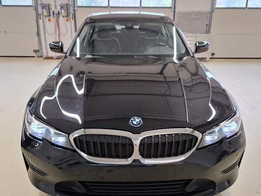 BMW 330 1998.0 cc Automatic (2021)